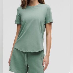 Lululemon Women's Love Curved Hem Tee Sz 4 Crater Blue